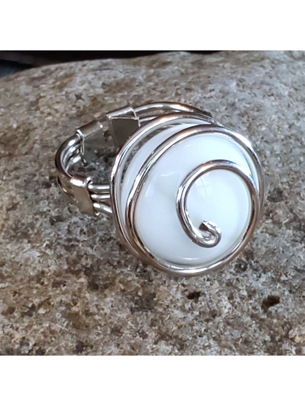 Handcrafted Edgy Opaque White Silver Spiral Luster Glass Bauble Ring